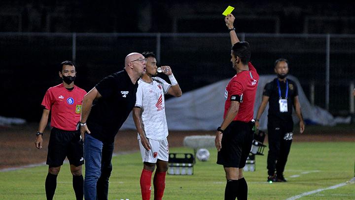 Gaji Wasit Liga 1 Menyelami Aspek Finansial dan Profesionalisme