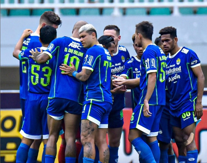 Linimasa Persib vs Barito Putera Rivalitas yang Bersejarah