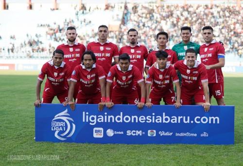 Trofi Liga 1 Kebanggaan Sepak Bola Indonesia