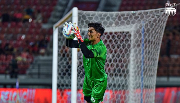 Kiper Terbaik di Liga 1 Menjaga Gawang dengan Keahlian dan Dedikasi