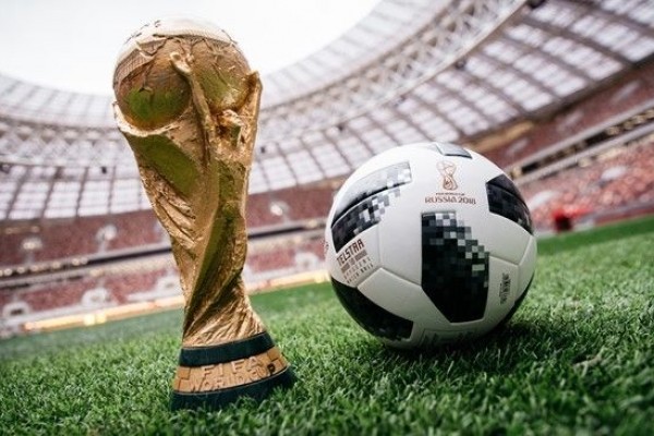 Piala Bola Simbol Kejayaan dan Tradisi Sepak Bola