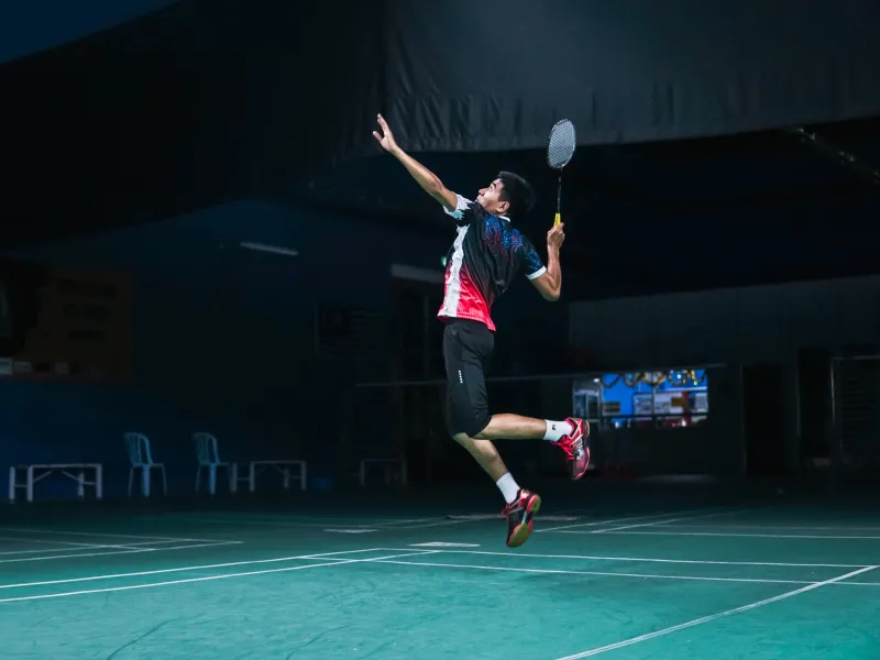 Servis Backhand Bulu Tangkis Teknik dan Strategi untuk Menjadi Pemain Unggul