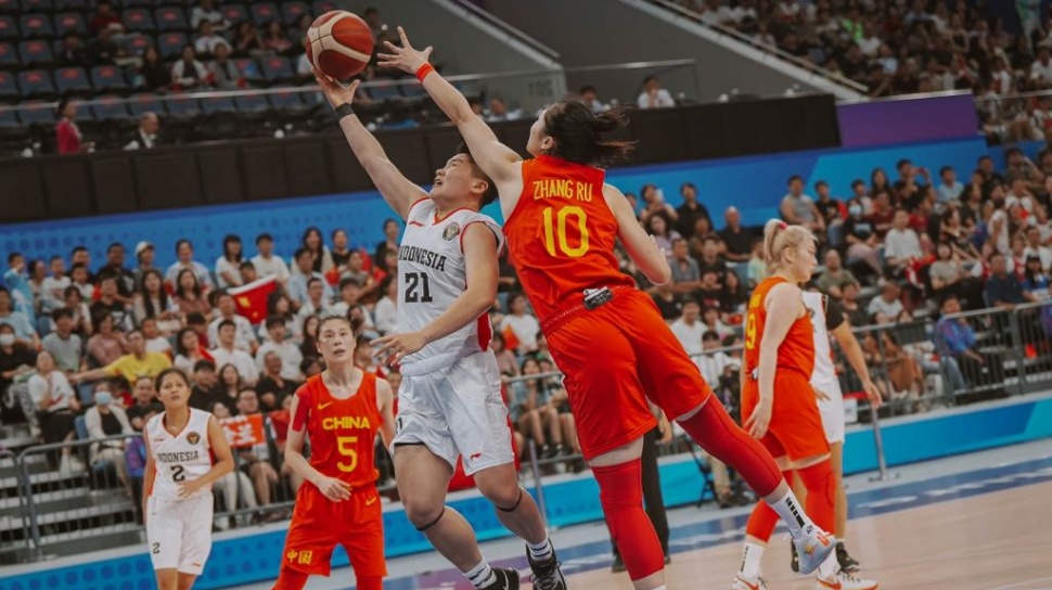 Pemain Basket China Tertinggi yang Mengukir Sejarah