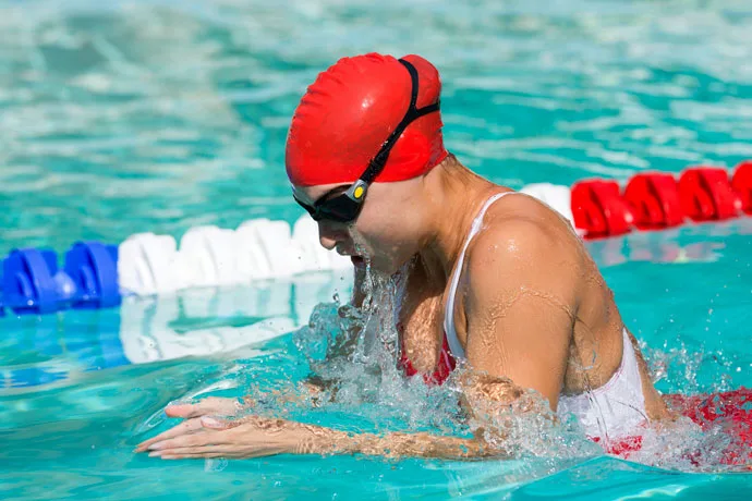 Breast stroke disebut juga renang gaya